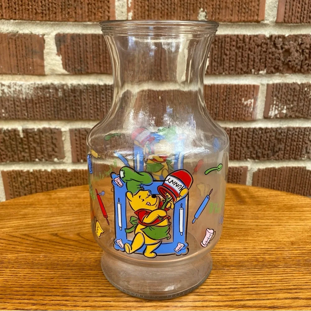 Walt Disney What's Cooking Winnie the Pooh 9 Inch Glass Carafe Pitcher Vase